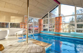 Nice Home In Glesborg With Sauna Bønnerup Strand